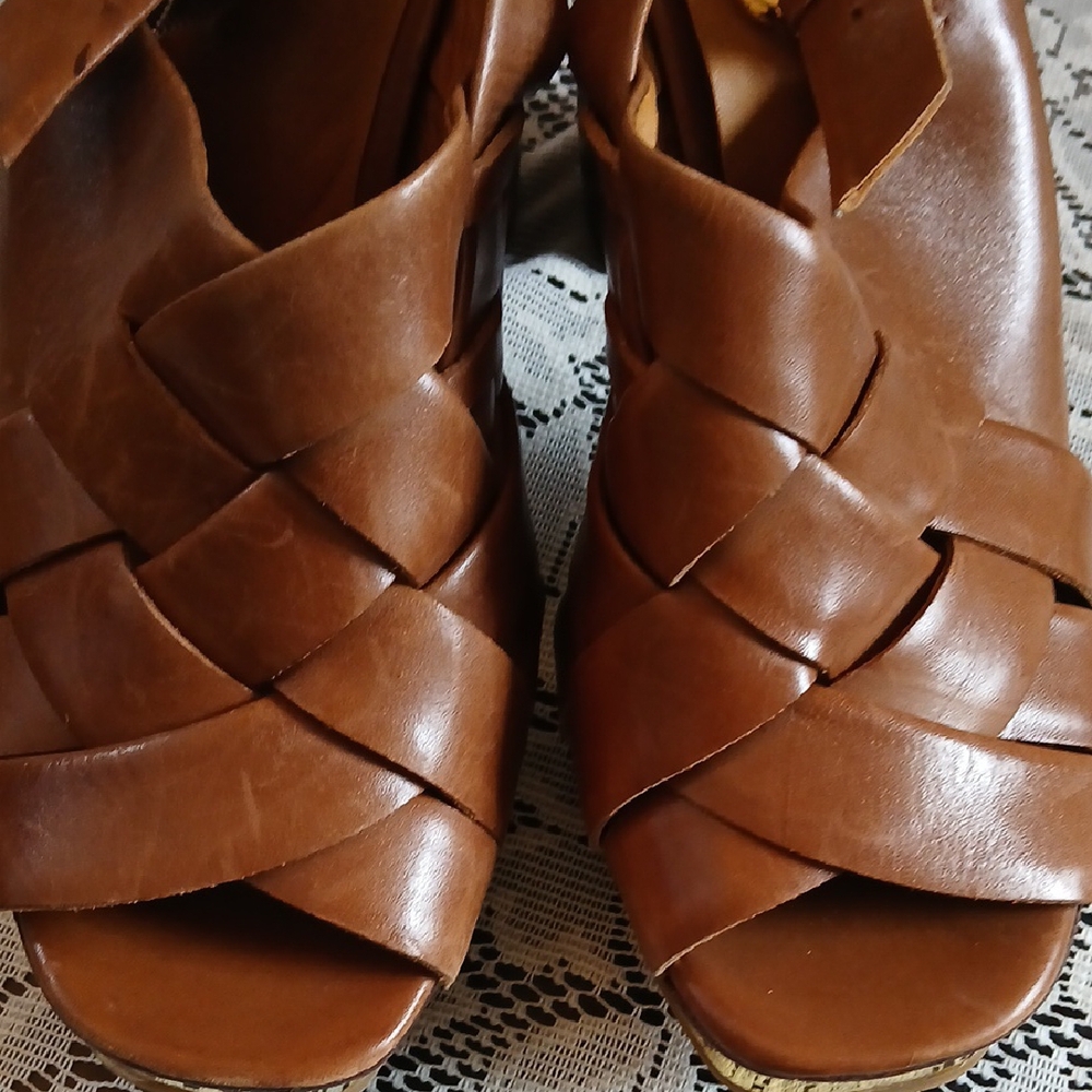 Michael Kors Brown Leather Heels with Woven Design - Picture 7 of 9